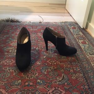 Merona faux suede heeling booties black